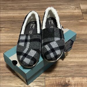 Toms Black and Gray Plaid Slip-Ons with Faux Fur NIB